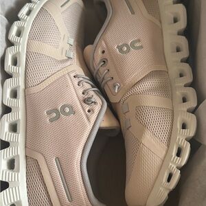 ON Cloud 5 Women's Athletic Shoes - Shell and White